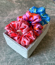 Load image into Gallery viewer, Silky Crab Scrunchie
