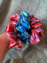 Load image into Gallery viewer, Silky Starfish Scrunchie
